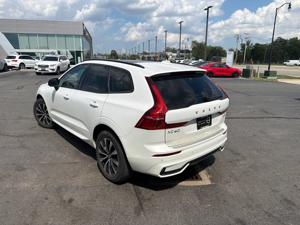 Used 2024 Volvo XC60 B5 Core w/ Protection Package Premier AWD/4WD image 4