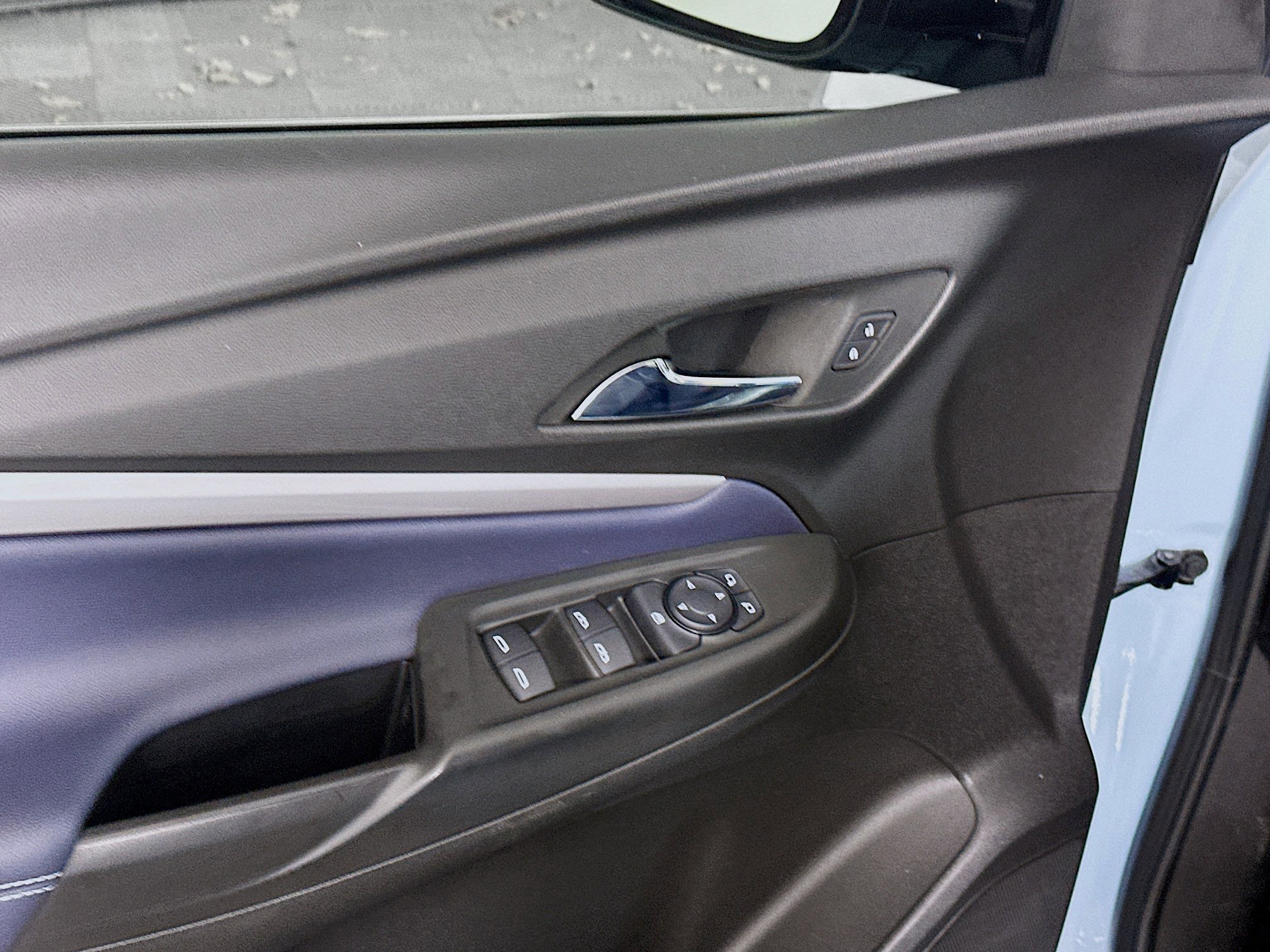 Used 2022 Chevrolet Bolt EUV Premier w/ Sun & Sound Package image 15