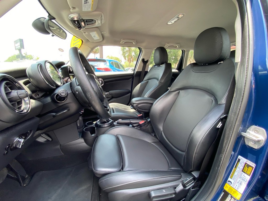 Used 2016 MINI Cooper 4-Door Hardtop image 32