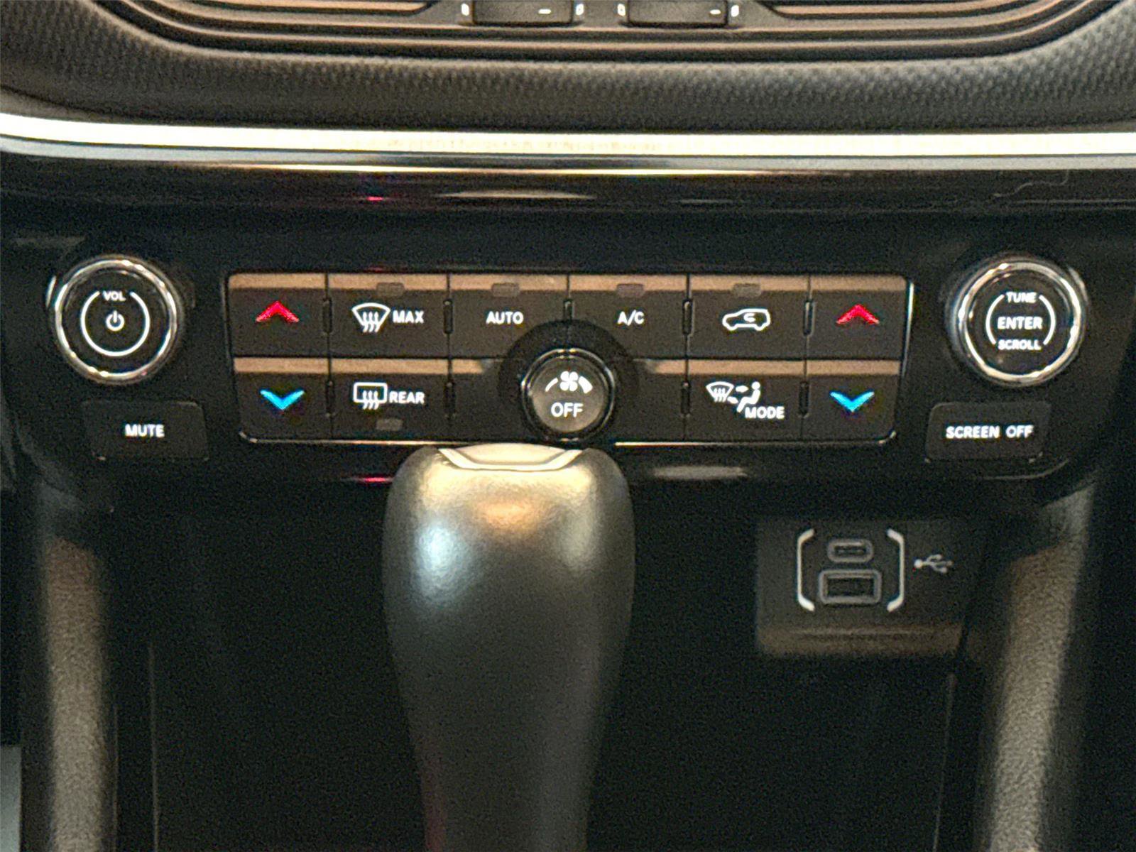 Used 2023 Jeep Compass Trailhawk w/ Sun and Sound Group image 17