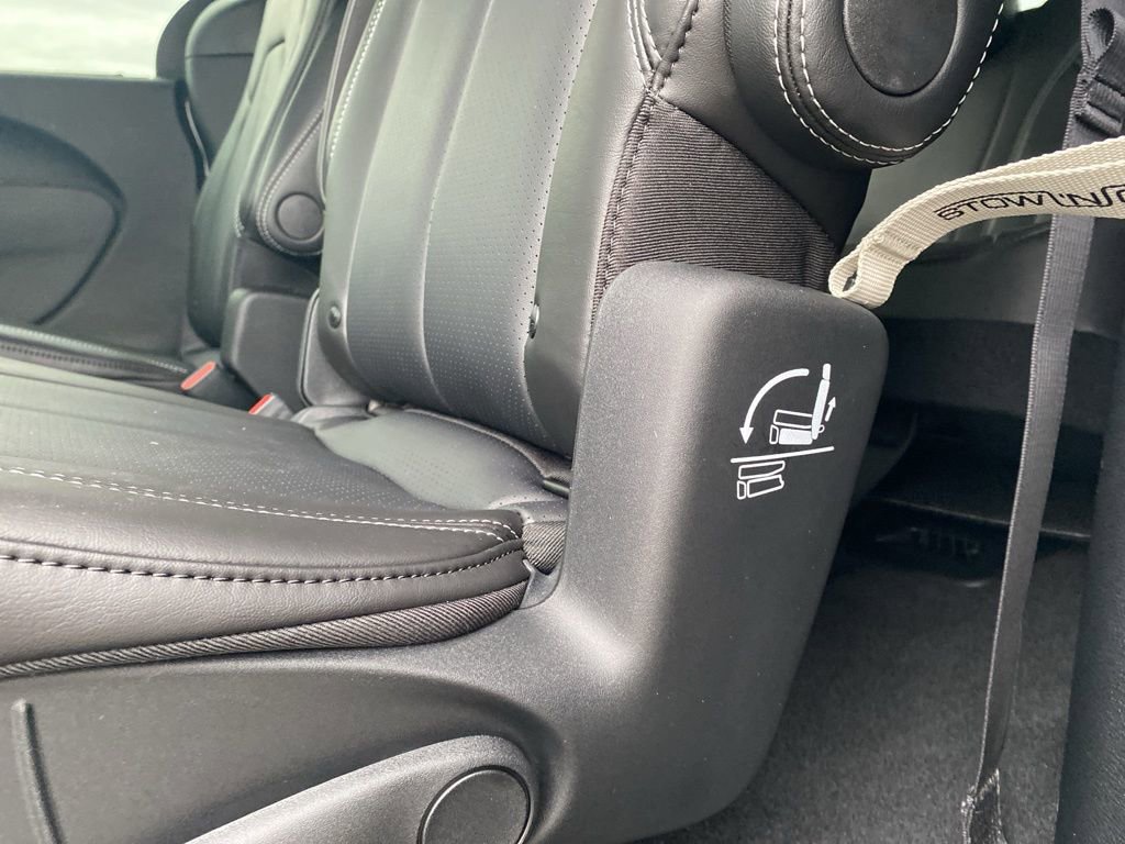 New 2026 Chrysler Voyager LX image 22