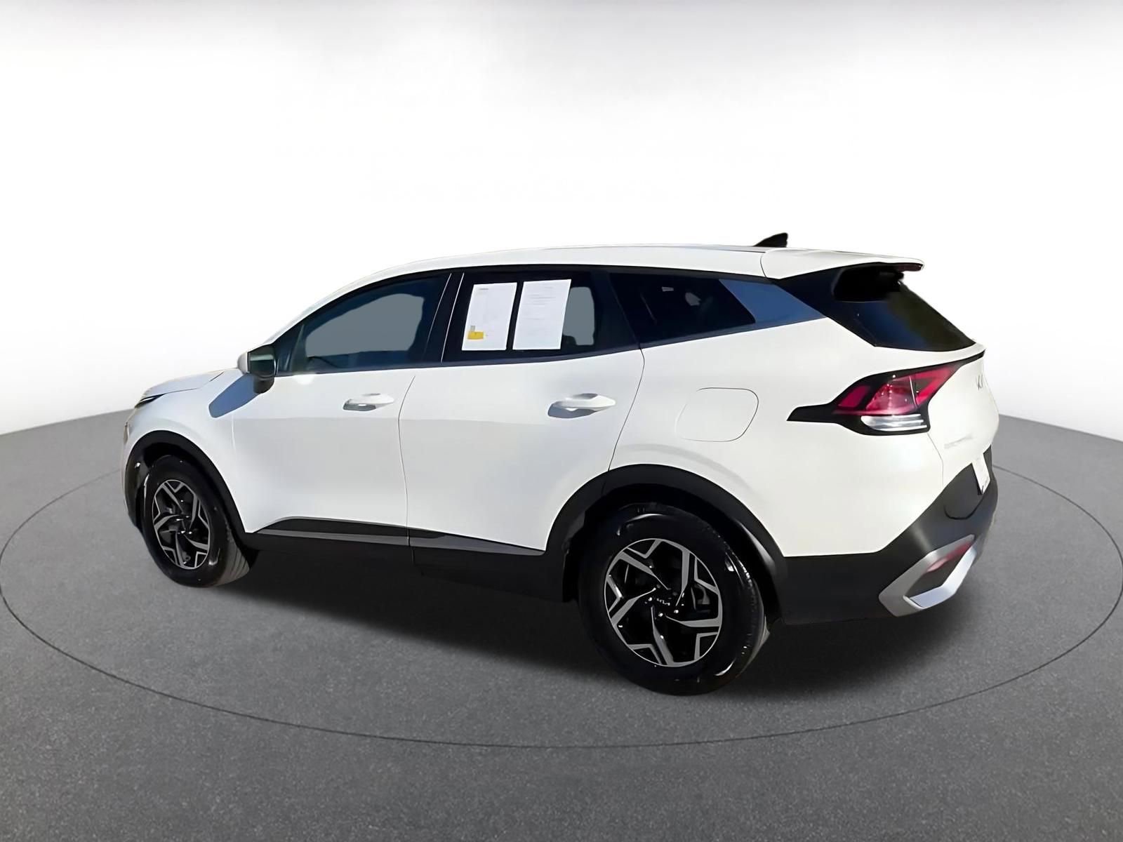 Used 2025 Kia Sportage LX image 10