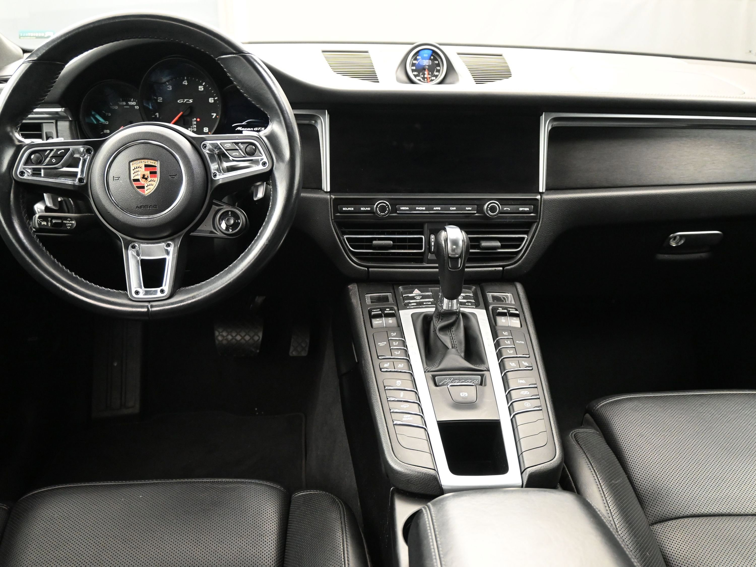 Certified 2021 Porsche Macan GTS image 8