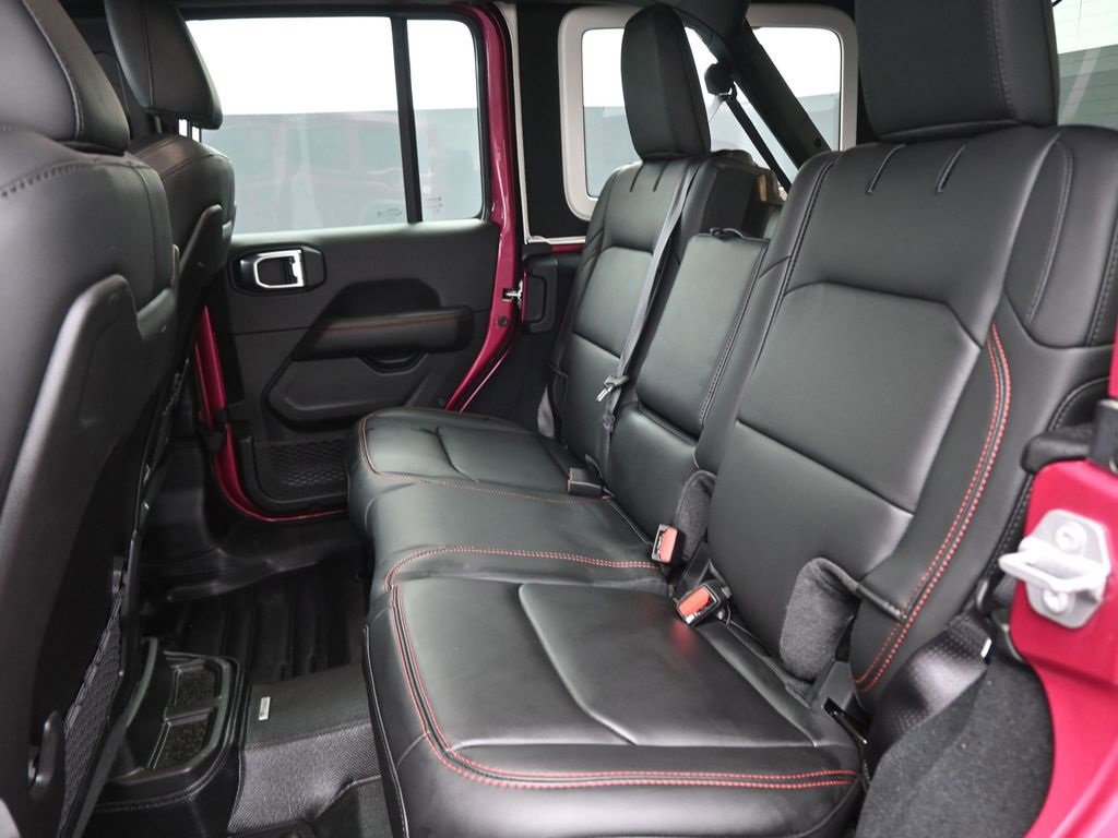 Used 2024 Jeep Wrangler Unlimited Rubicon image 10