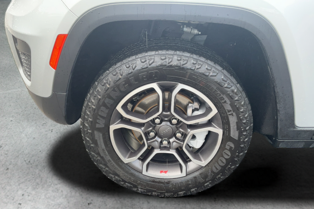 Used 2022 Jeep Grand Cherokee Trailhawk AWD/4WD image 24