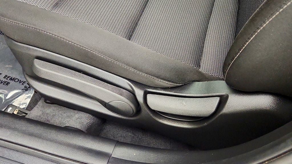 Used 2017 Kia Forte LX FWD image 11