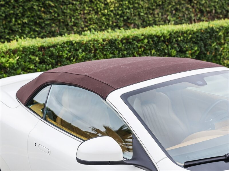 Used 2016 Aston Martin DB9 GT RWD image 25