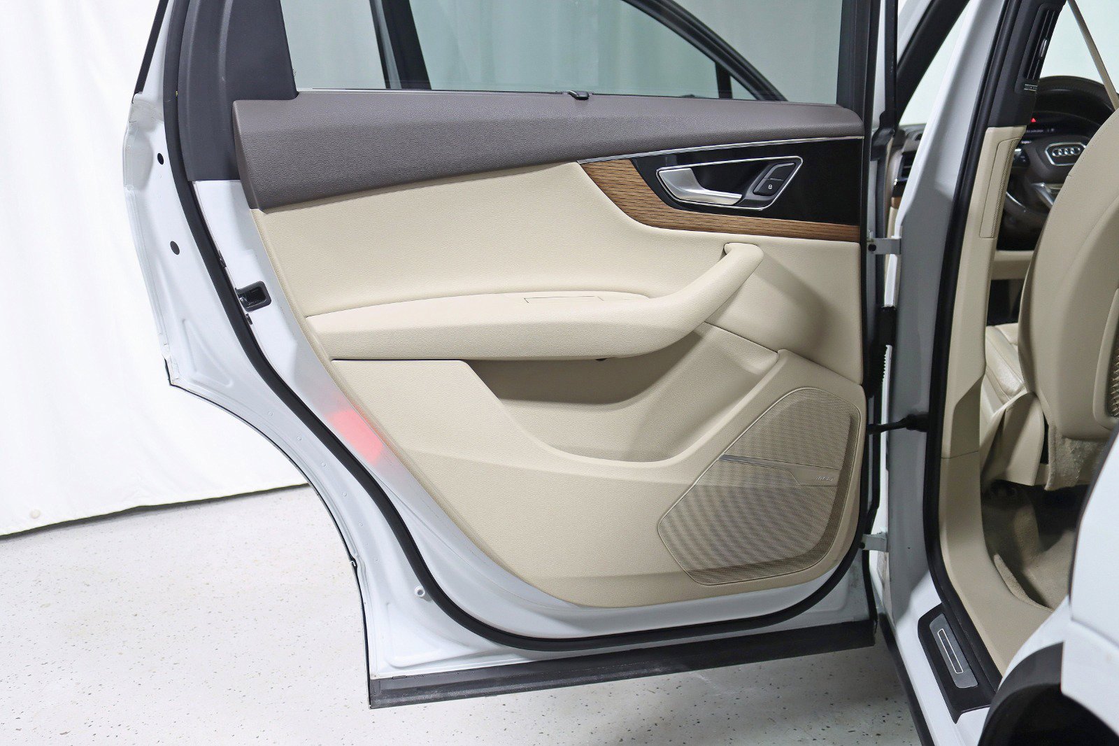 Used 2017 Audi Q7 3.0T Prestige image 40