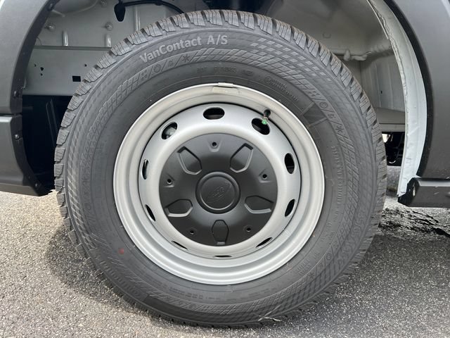 New 2026 Ford Transit 250 148 Medium Roof RWD image 12