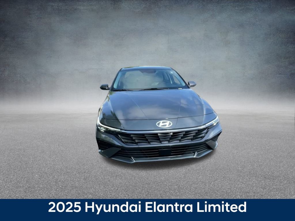 New 2025 Hyundai Elantra Limited image 4