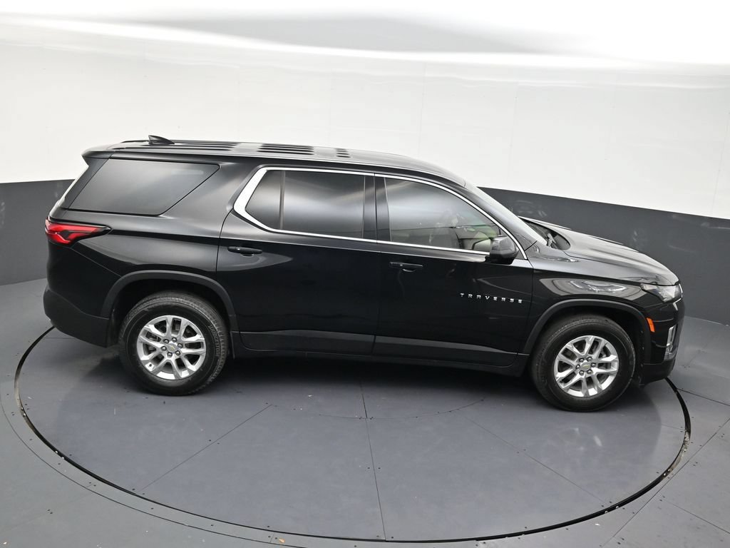 Used 2022 Chevrolet Traverse LS FWD image 16