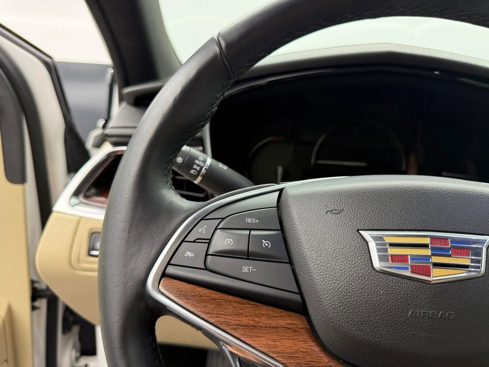 Used 2018 Cadillac XT5 Luxury w/ Driver Awareness Package AWD/4WD image 46