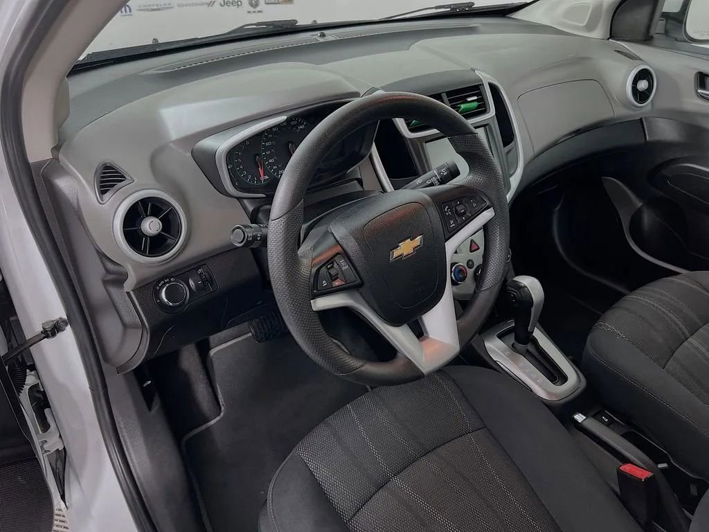 Used 2017 Chevrolet Sonic LT image 10