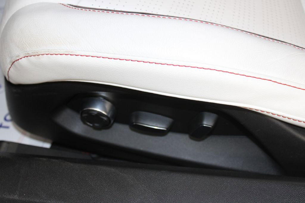 Used 2023 Chevrolet Corvette Stingray Premium Conv image 16