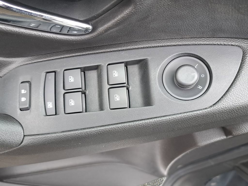 Used 2018 Chevrolet Trax LT w/ Redline Edition image 28