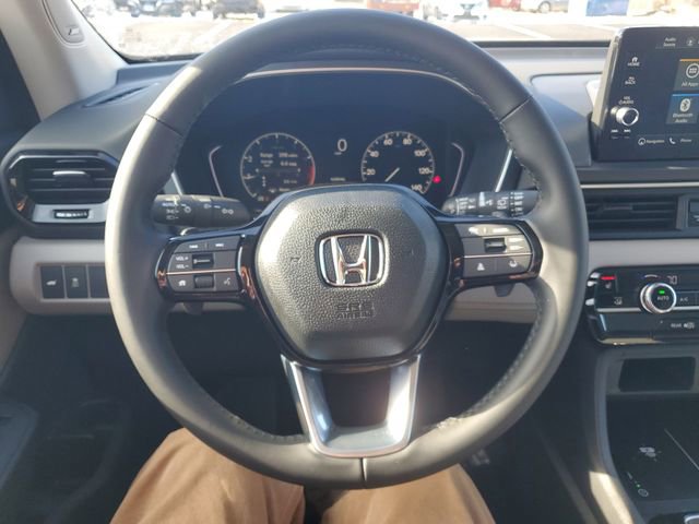 New 2025 Honda Pilot Touring image 31