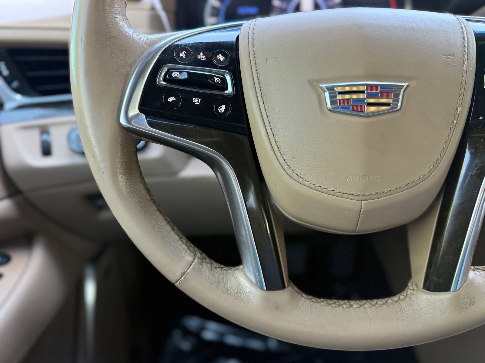 Used 2019 Cadillac Escalade ESV Platinum AWD/4WD image 26