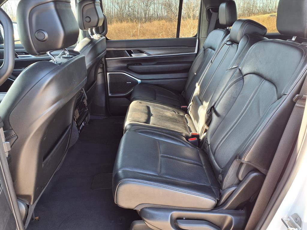 Used 2024 Jeep Wagoneer L Series II w/ Flexible Seating Group image 27