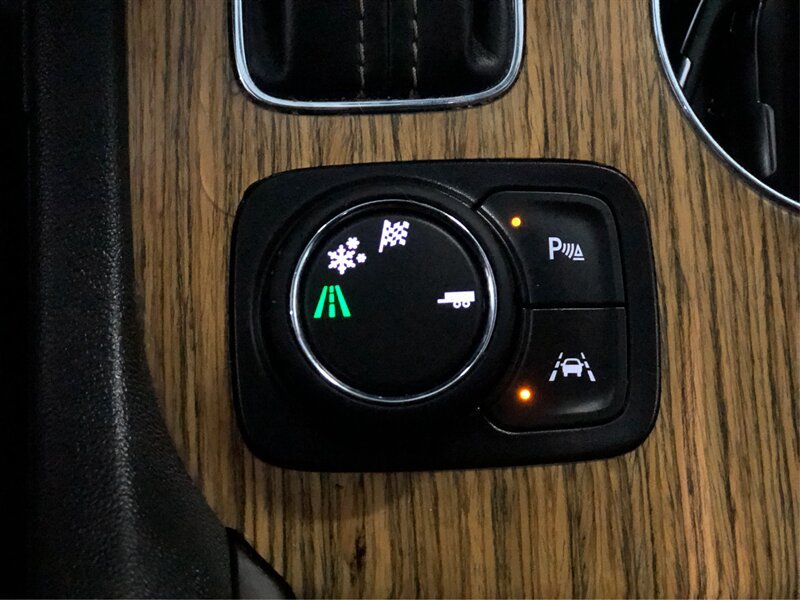 Used 2017 GMC Acadia Denali FWD image 30
