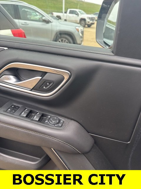 Used 2022 GMC Yukon SLT w/ SLT Luxury Package image 16