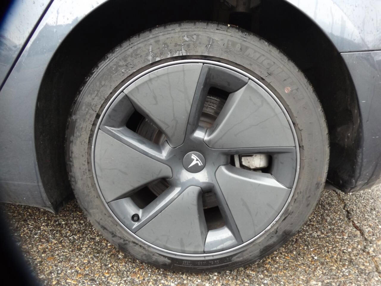 Used 2023 Tesla Model 3 Standard Range image 18