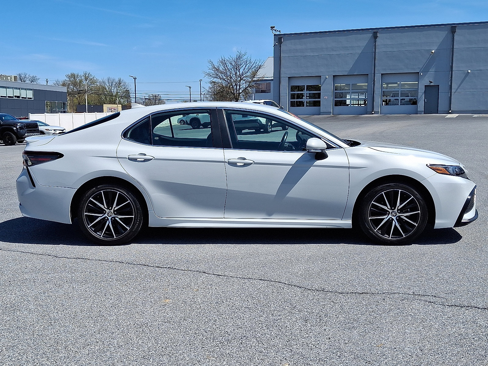 Used 2024 Toyota Camry SE FWD image 8