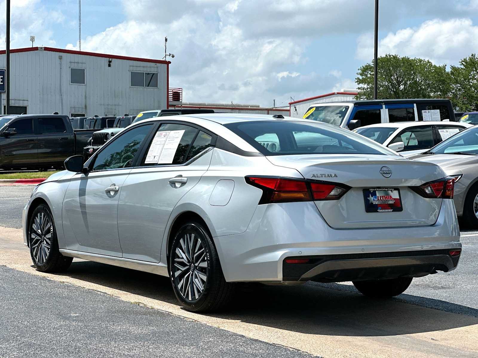 Used 2026 Nissan Altima 2.5 SV FWD image 13