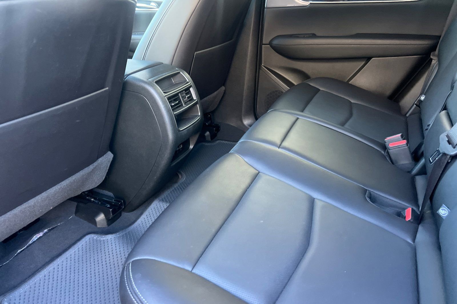 Used 2025 Cadillac XT5 Premium Luxury image 13