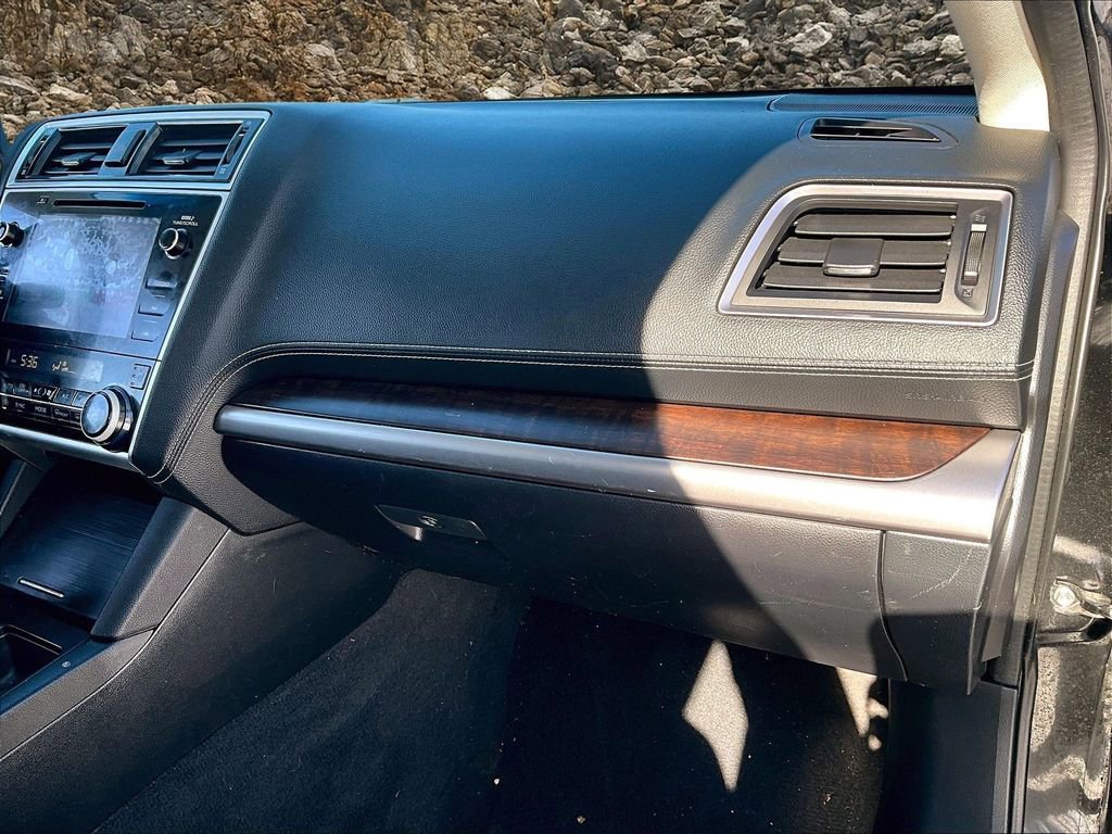 Used 2019 Subaru Outback 2.5i Limited w/ Popular Package #2 image 12