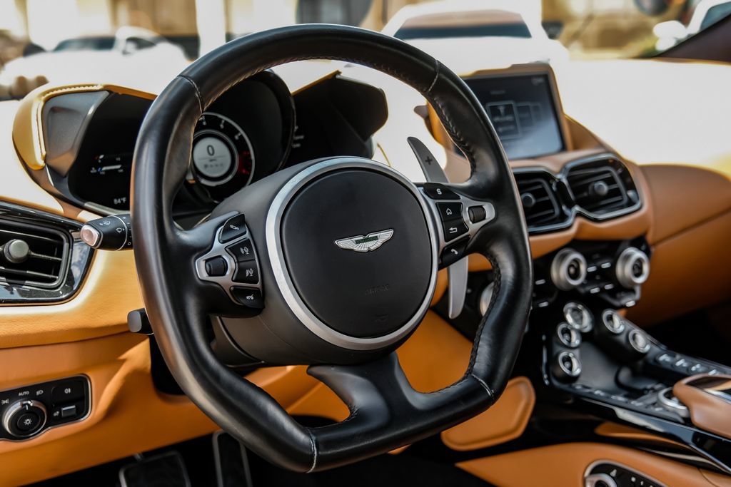 Used 2020 Aston Martin V8 Vantage Coupe RWD image 12