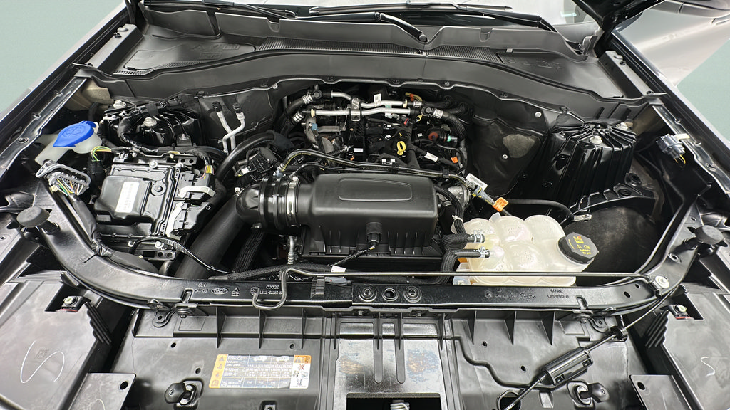 Used 2023 Ford Explorer XLT w/ Equipment Group 202A AWD/4WD image 20