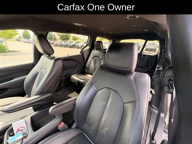 Used 2025 Chrysler Pacifica Select FWD image 13