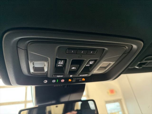 Used 2025 GMC Sierra 1500 AT4 w/ AT4 Premium Package AWD/4WD image 15
