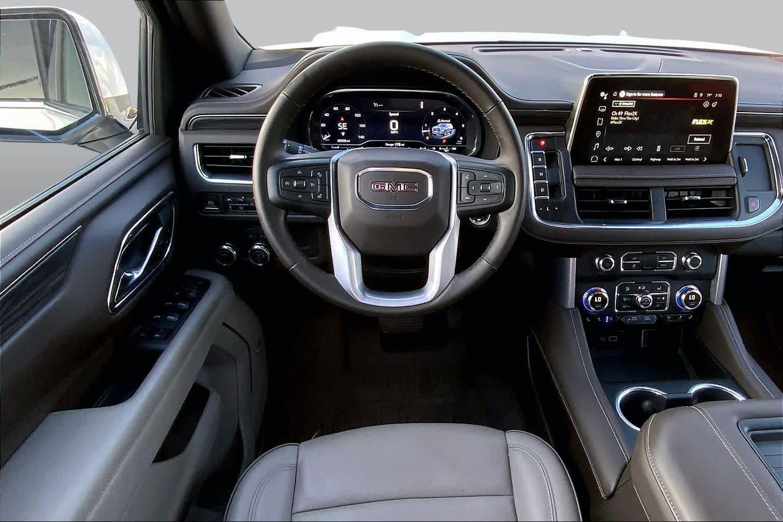 Used 2024 GMC Yukon SLT w/ SLT Luxury Package RWD image 6