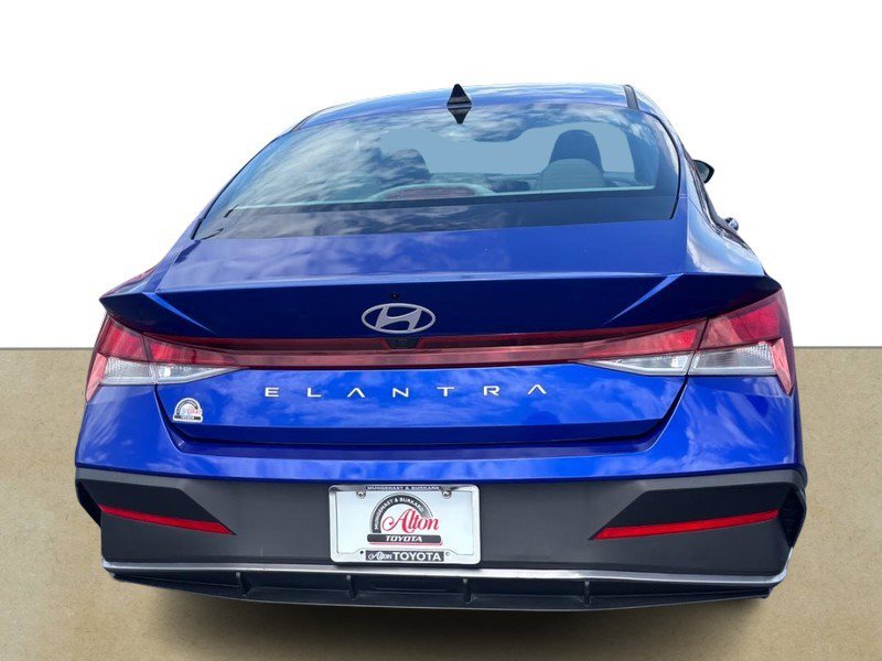 Used 2024 Hyundai Elantra SEL FWD image 5