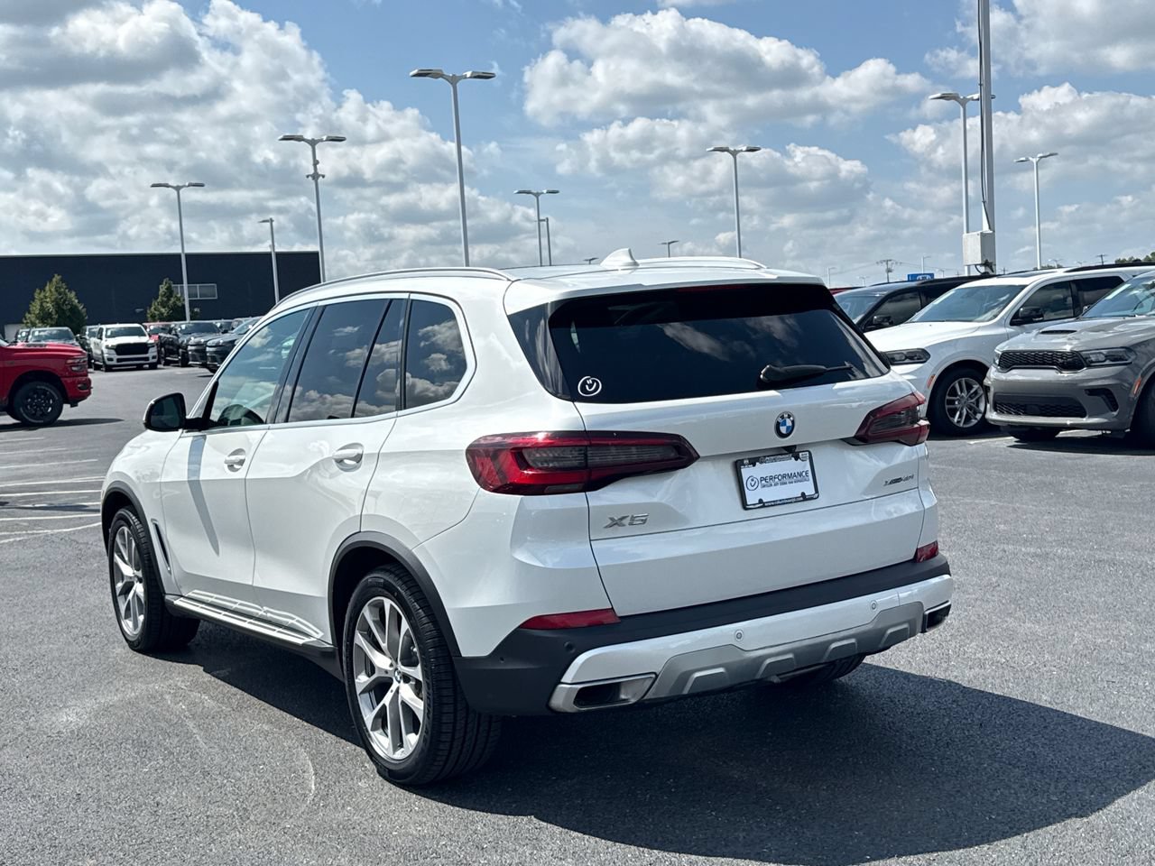 Used 2023 BMW X5 xDrive40i w/ Premium Package AWD/4WD image 5