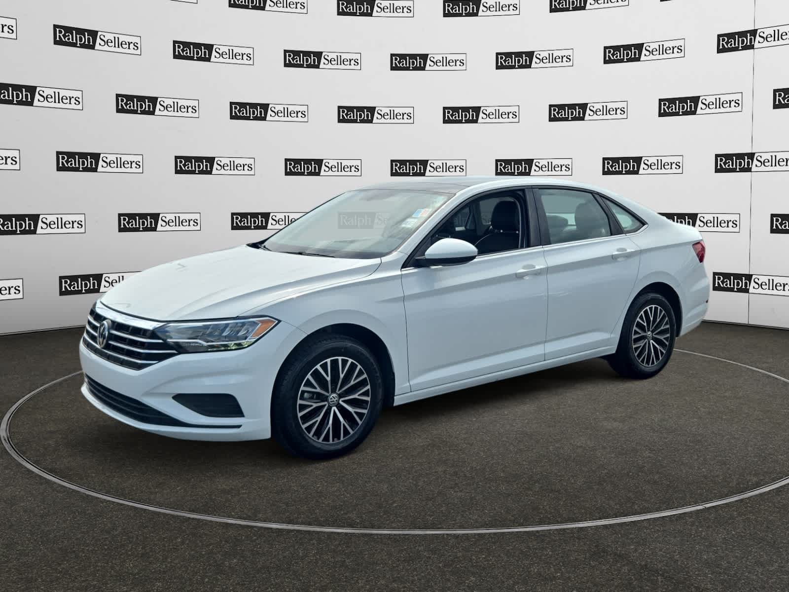 Used 2021 Volkswagen Jetta SE FWD image 2