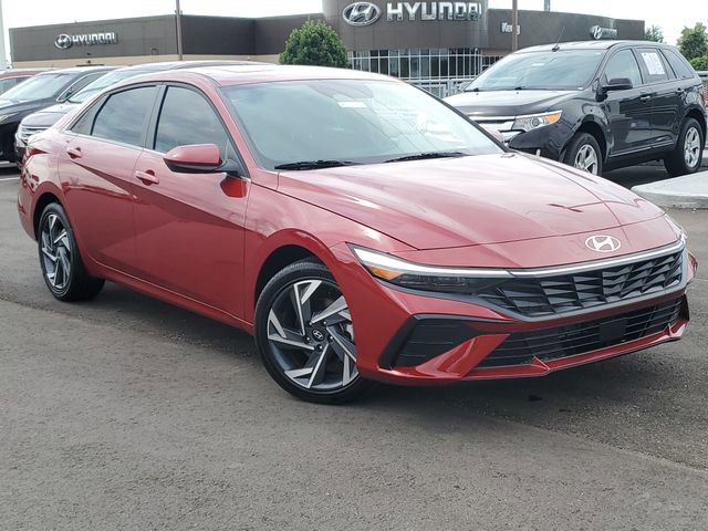 Used 2025 Hyundai Elantra SEL FWD image 33