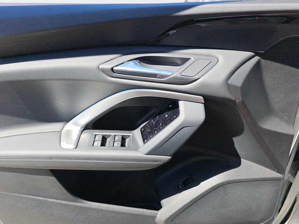 Certified 2025 Audi Q5 Premium w/ Convenience Package image 18