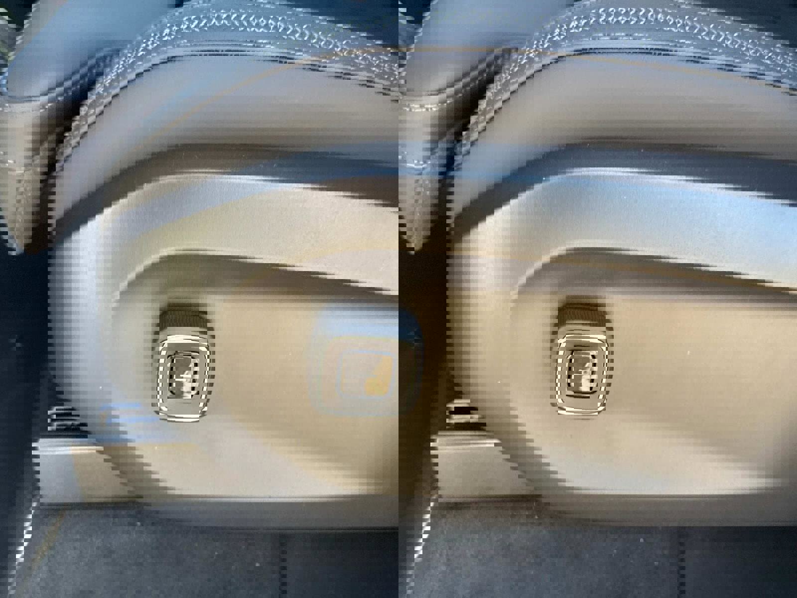 New 2025 Volvo EX90 Plus w/ Protection Package Premier image 20