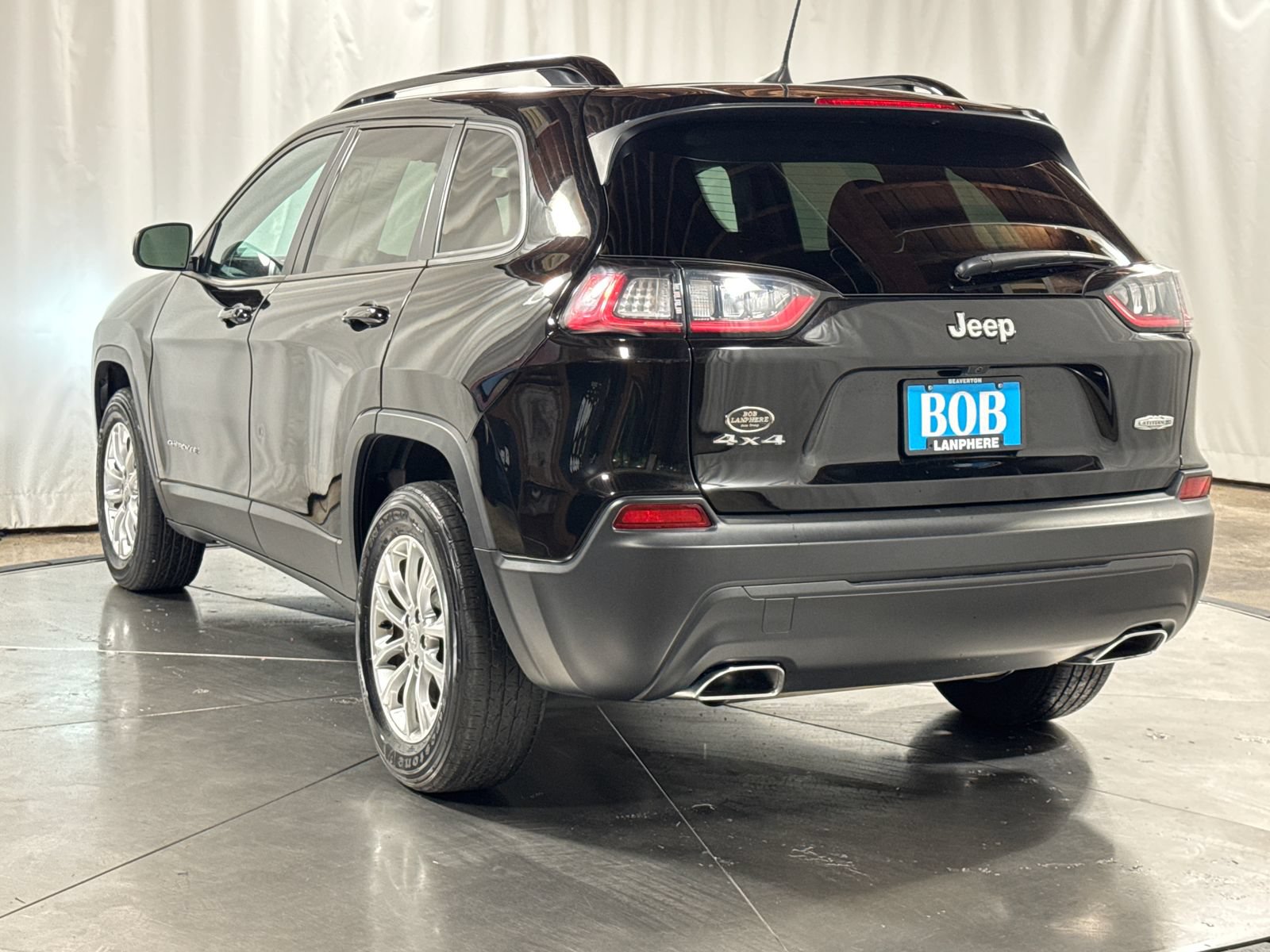 Used 2022 Jeep Cherokee Latitude Lux w/ Mopar Interior Package AWD/4WD image 11