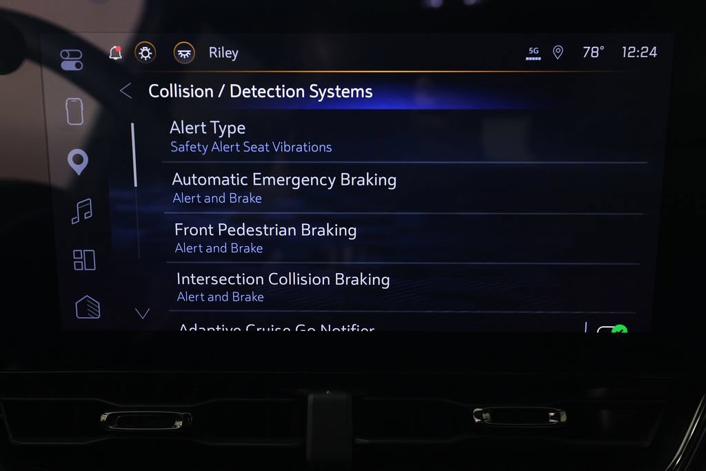 Used 2025 Chevrolet Equinox RS w/ Safety and Technology Package FWD image 28