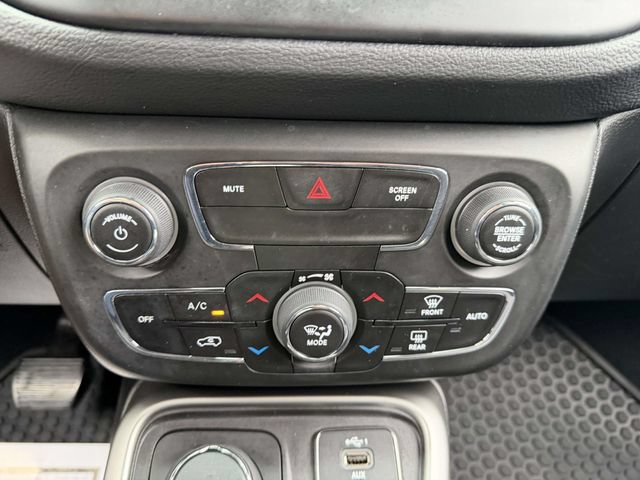 Used 2020 Jeep Compass Latitude w/ Popular Equipment Group AWD/4WD image 23
