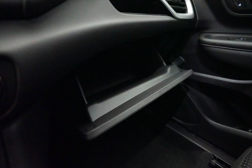 Used 2024 GMC Terrain SLE w/ Driver Convenience Package image 28