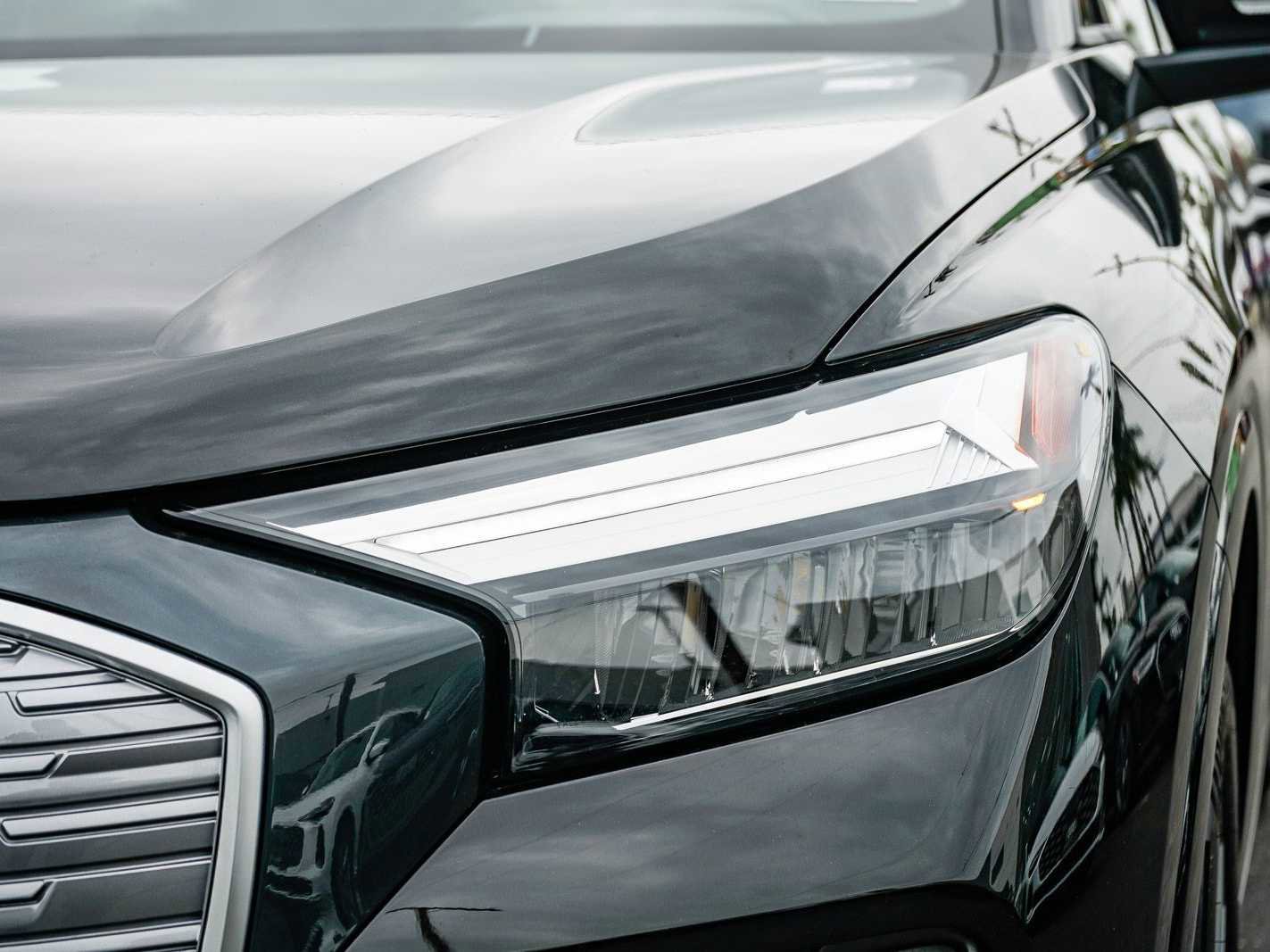 Used 2023 Audi Q4 e-tron Premium Plus w/ Premium Plus image 7