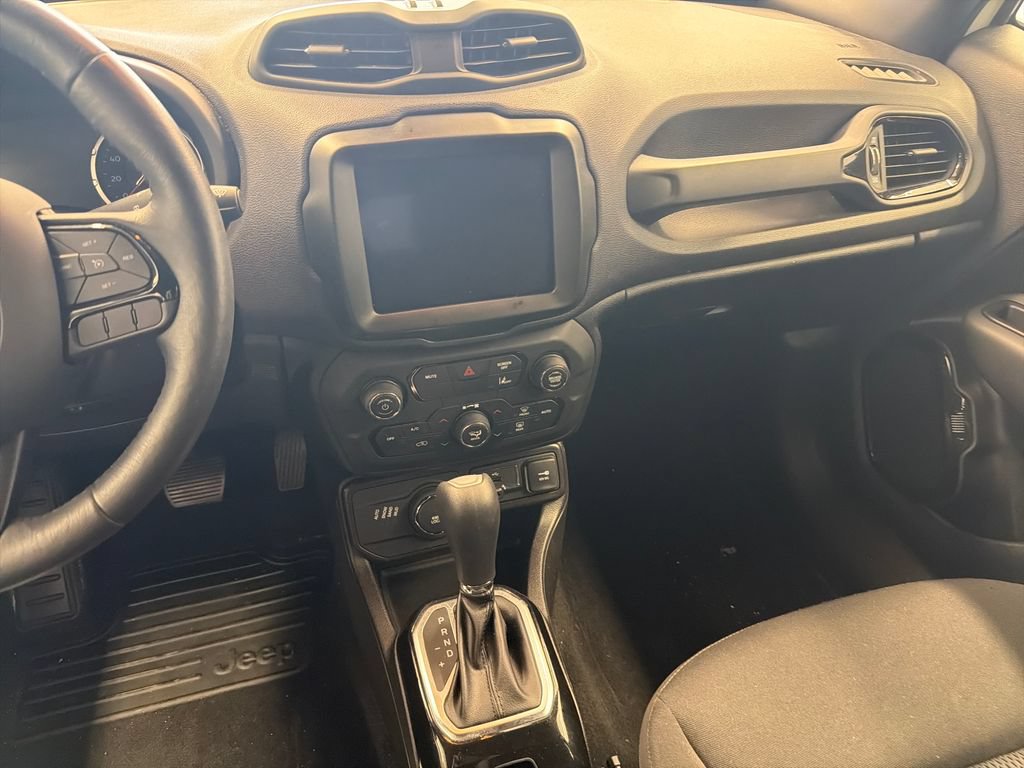 Certified 2022 Jeep Renegade Altitude w/ Convenience Group AWD/4WD image 19