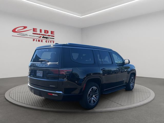 Used 2023 Jeep Wagoneer Series II AWD/4WD image 10