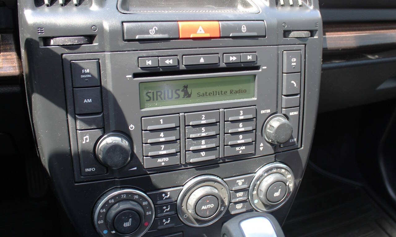Used 2011 Land Rover LR2 HSE AWD/4WD image 20