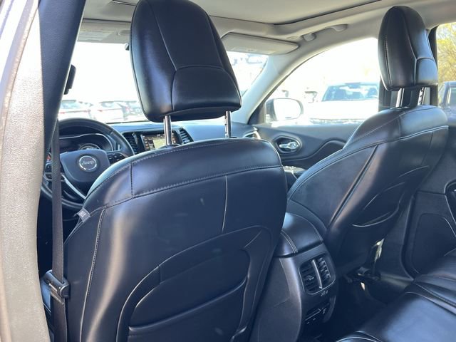 Used 2019 Jeep Cherokee Limited w/ Technology Group image 32