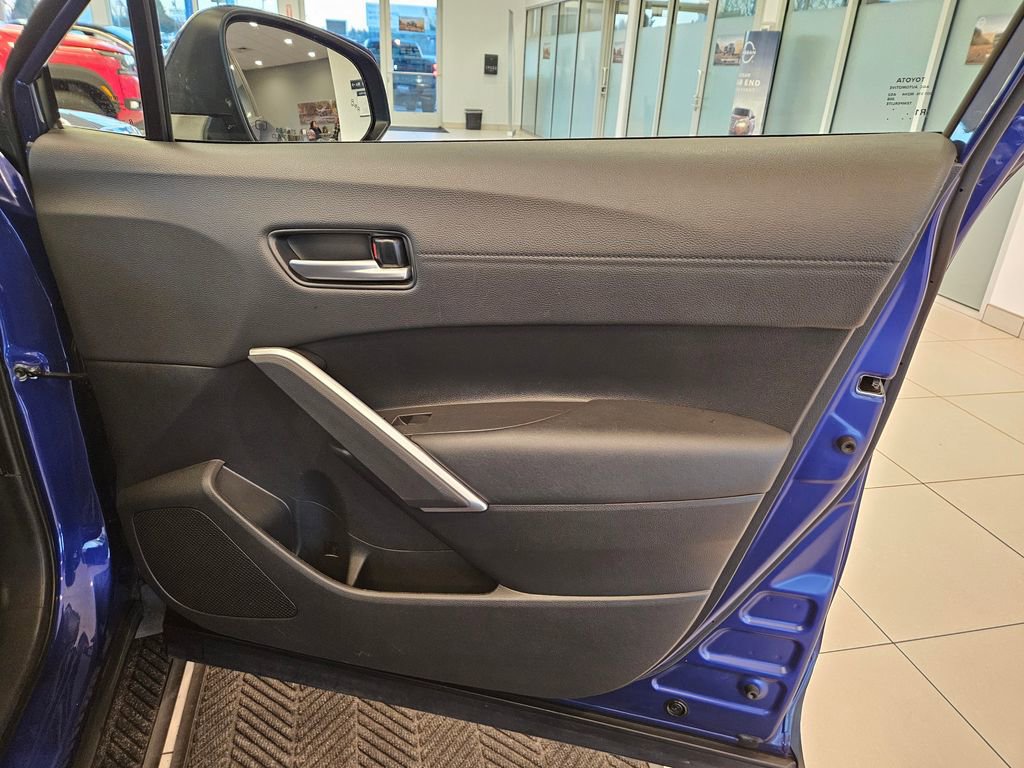 Used 2024 Toyota Corolla Cross XLE image 22